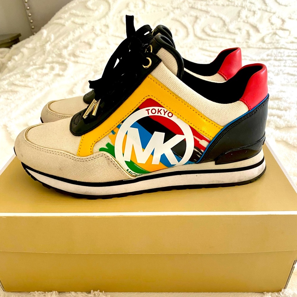 Michael Kors Maddy Trainer Logo Canvas Tokyo sneakers. Size 6